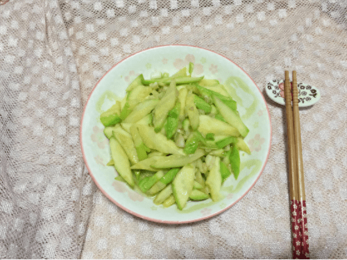 西葫芦和茭瓜的区别(西葫芦和茭瓜是一样吗)