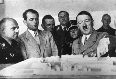 ​纳粹德国战时生产部部长施佩尔，在二战中表现如何？善终了没有？