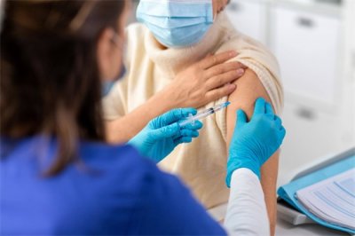 ​再等等，晚点再打HPV？ 医生：虽然“扩龄”了，但还是建议趁早打