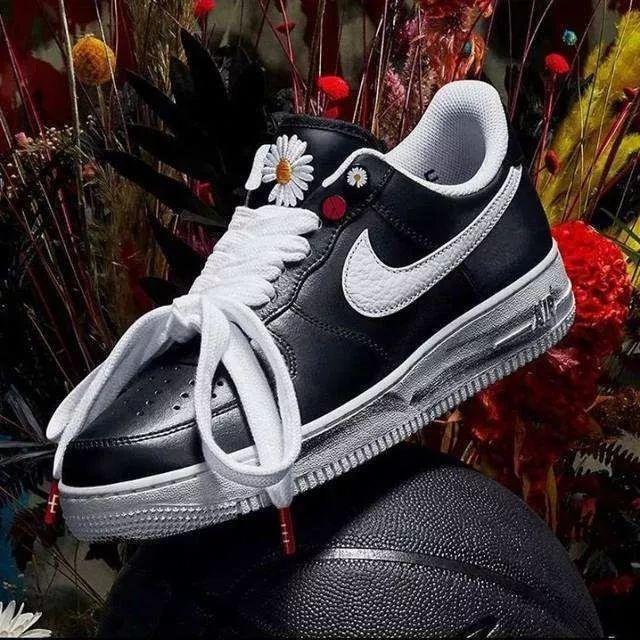 壁纸丨权志龙 x Nike Air Force，关于钩子和雏菊～