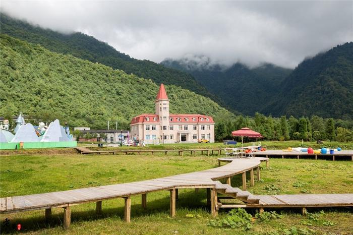 西岭雪山夏季游玩全攻略，前山后山让你一次嗨翻天