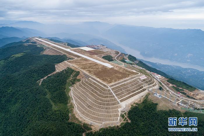 巫山机场通航：神女应无恙 当惊世界殊