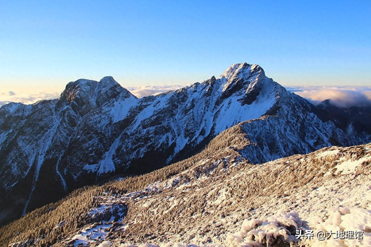 俯瞰我国东南第一高峰——台湾玉山