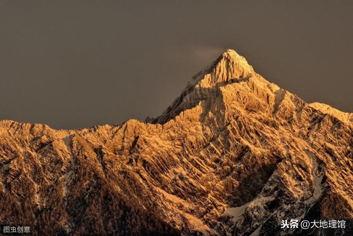 俯瞰我国东南第一高峰——台湾玉山