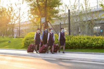 ​沿途经过多个旅游城市，杭州西到厦门北高铁上新