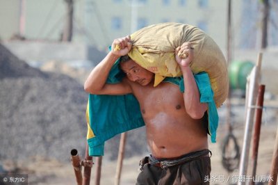 ​高温下建筑工人挥汗如雨10张图，生活艰辛，辛苦的劳动者值得尊重